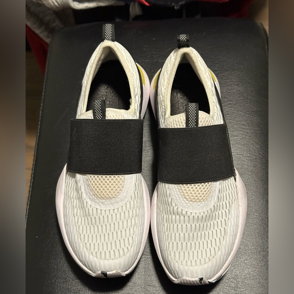SOREL Kinetic Sneakers Slip On Size 7